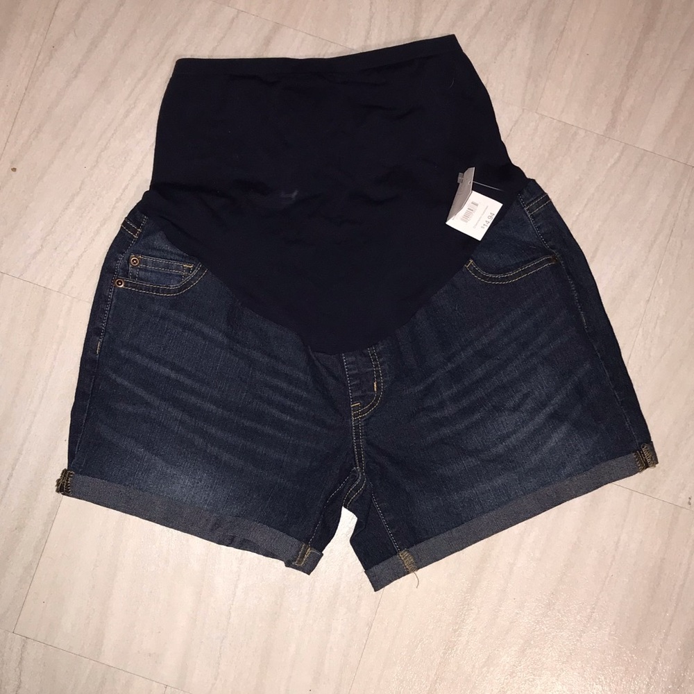 Maternity shorts